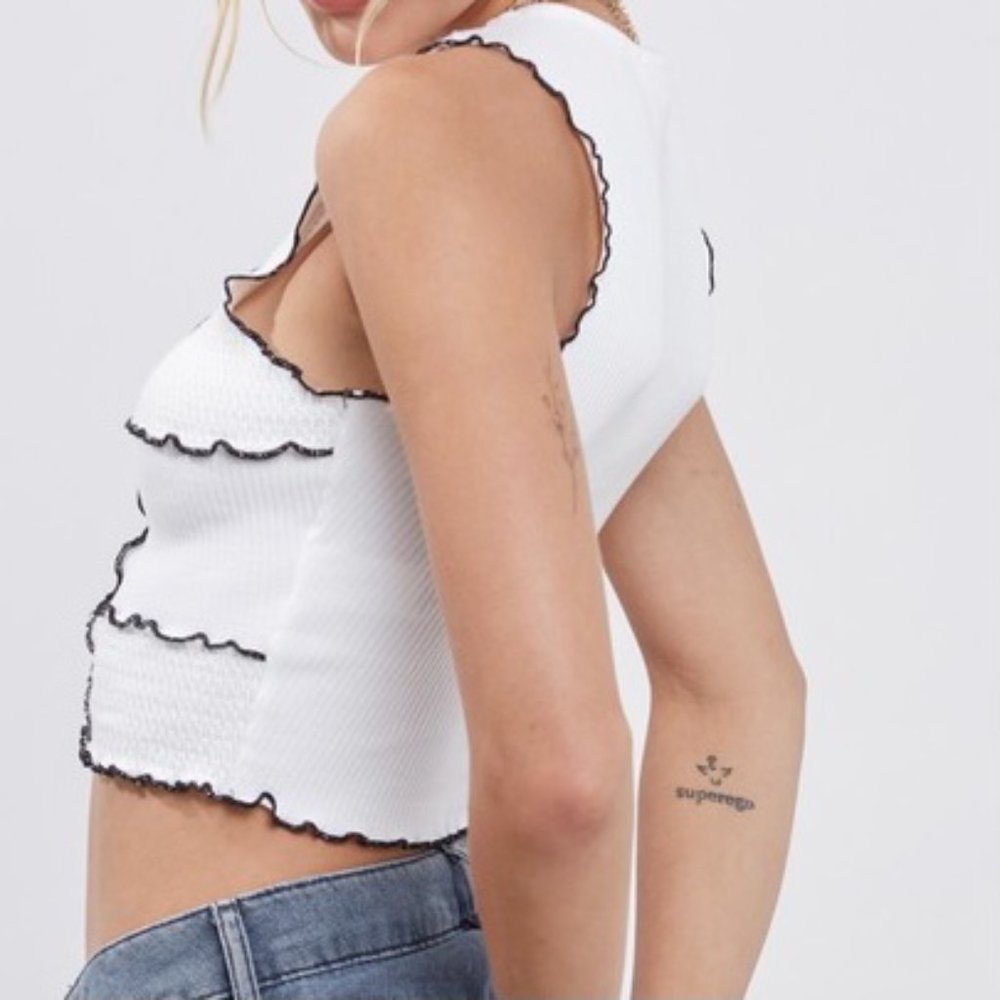 ❌SOLD OUT❌ AROUND THE BLOCK PATCHWORK CROP TOP - Picture 2 of 3